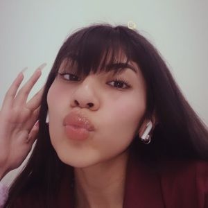 Meet your Posher, Quetzalli